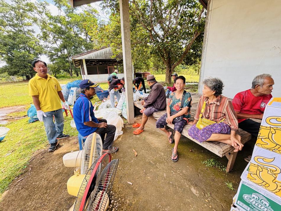 ✨วันที่  17  กันยายน  2568 เวลา 09.00 น. สำนักปลัด องค์การบริหารส่วนตำบลบะฮี ออกรับซื้อขยะรีไซเคิลในตำบลบะฮี  ตามโครงการธนาคารขยะองค์การบริหารส่วนตำบลบะฮี  ดังนี้        - สายที่ 1  ณ ศาลาสามแยกหนองหญ้าปล้อง  บ้านท่าสองคอน  หมู่ที่ 1        - สายที่ 2  ณ ศาลาวัดสว่างจิต บ้านบะฮี  หมู่ที่ 10        ✨ผลการออกรับซื้อขยะรีไซเคิล มีสมาชิกธนาคารขยะ อบต.บะฮี  นำขยะรีไซเคิลมาขาย เปลี่ยนขยะให้เป็นรายได้และส่งเสริมพฤติกรรมการออม  โดยสมาชิกนำเงินที่ได้ไปฝากในบัญชีออมทรัพย์ของธนาคารขยะ ซึ่งเงินที่ได้จากการขายขยะนี้สามารถถอนนำไปใช้จ่ายตามความต้องการของสมาชิก เช่น การซื้อของใช้ และการให้สวัสดิการฌาปนกิจสงเคราะห์