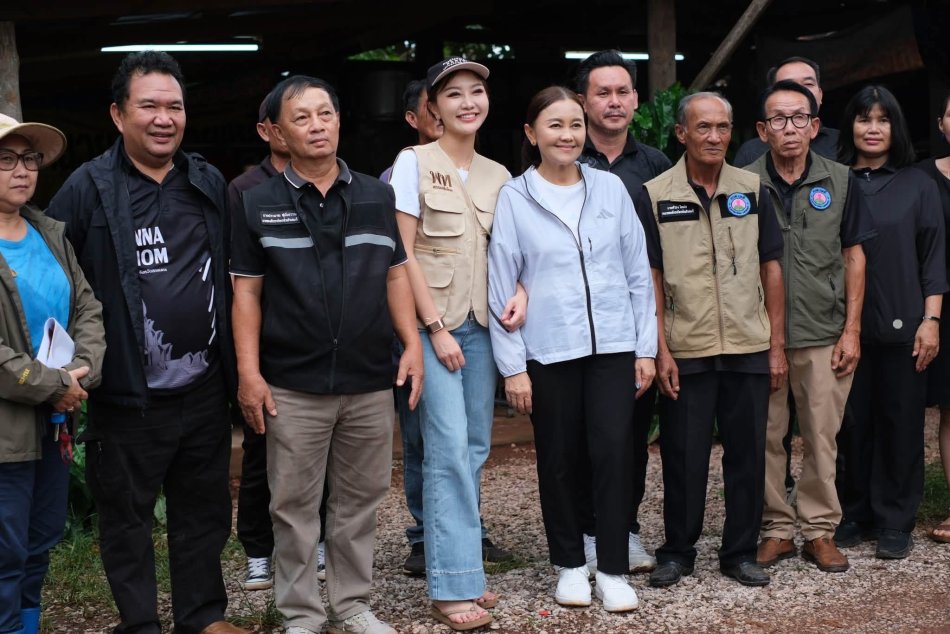 ลงพื้นที่ติดตามสถานการณ์อุทกภัยและสำรวจความเสียหายของเส้นทางคมนาคมที่ได้รับผลกระทบจากกระแสน้ำกัดเซาะ  ถนนสายเชื่อมบ้านบะฮี-บ้านต้นผึ้ง และเยี่ยมบ้านให้กำลังใจผู้ได้รับผลกระทบจากเหตุน้ำท่วม